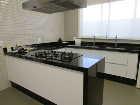 Foto 55 de 63: cozinha ou área gourmet executado pela Marmoraria Farina