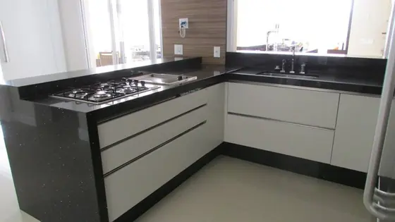 Foto 36 de 63: cozinha ou área gourmet executado pela Marmoraria Farina
