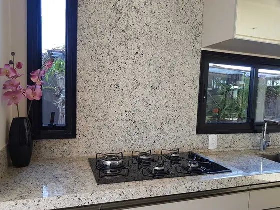 Foto 24 de 63: cozinha ou área gourmet executado pela Marmoraria Farina